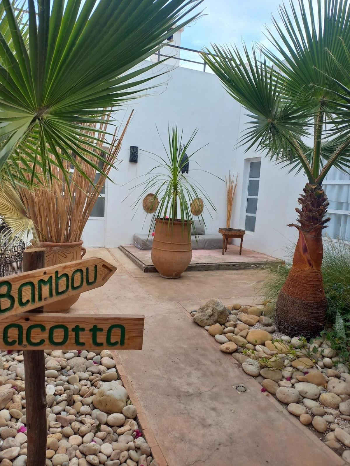 מלון אסאוירה Les Jardins De Silona, Piscine Chauffee מראה חיצוני תמונה